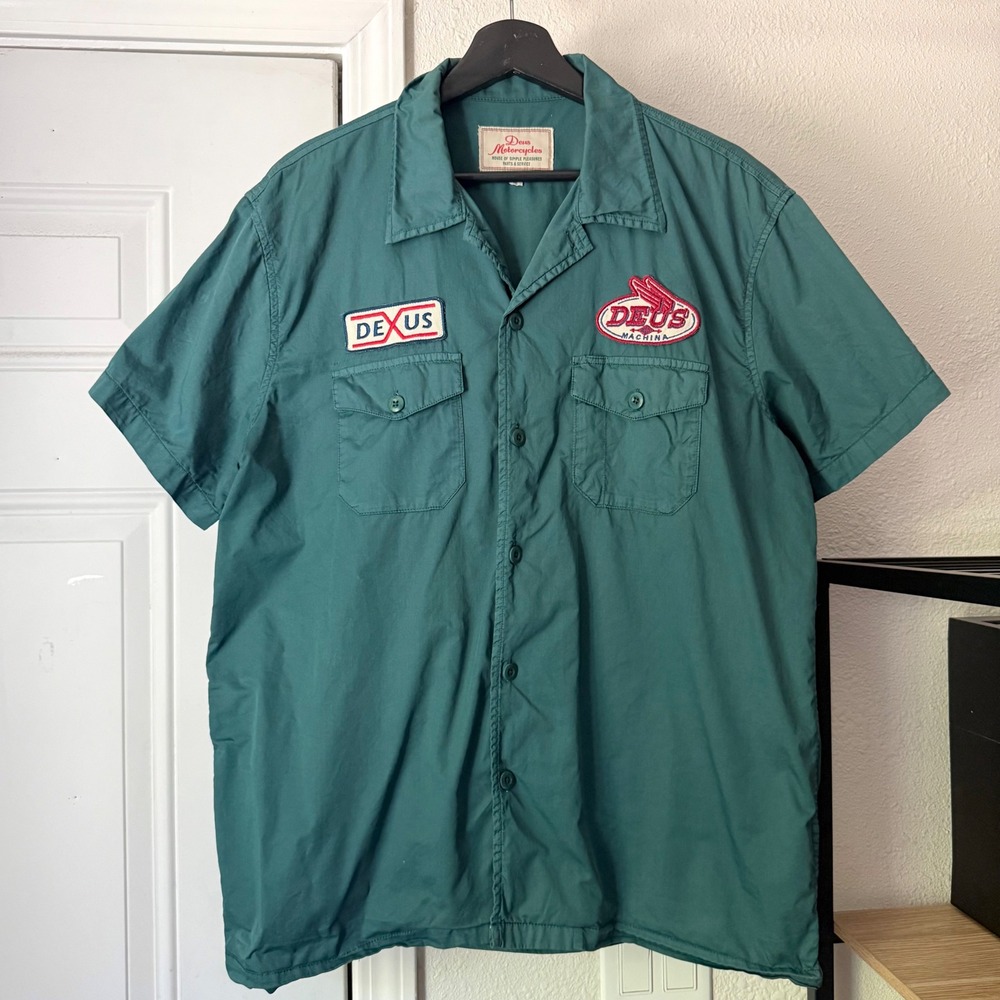 DEUS EX MACHINA teal green racing cotton patch short sleeve boxy button up shirt